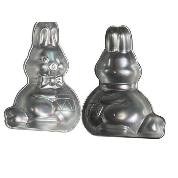 Vintage 1984 Wilton Bunny Cake Pan Mold With Drum Aluminum Easter Bakeware C75 - Picture 2 of 3